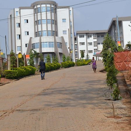 Azam Hotel Bamenda Ngoại thất bức ảnh